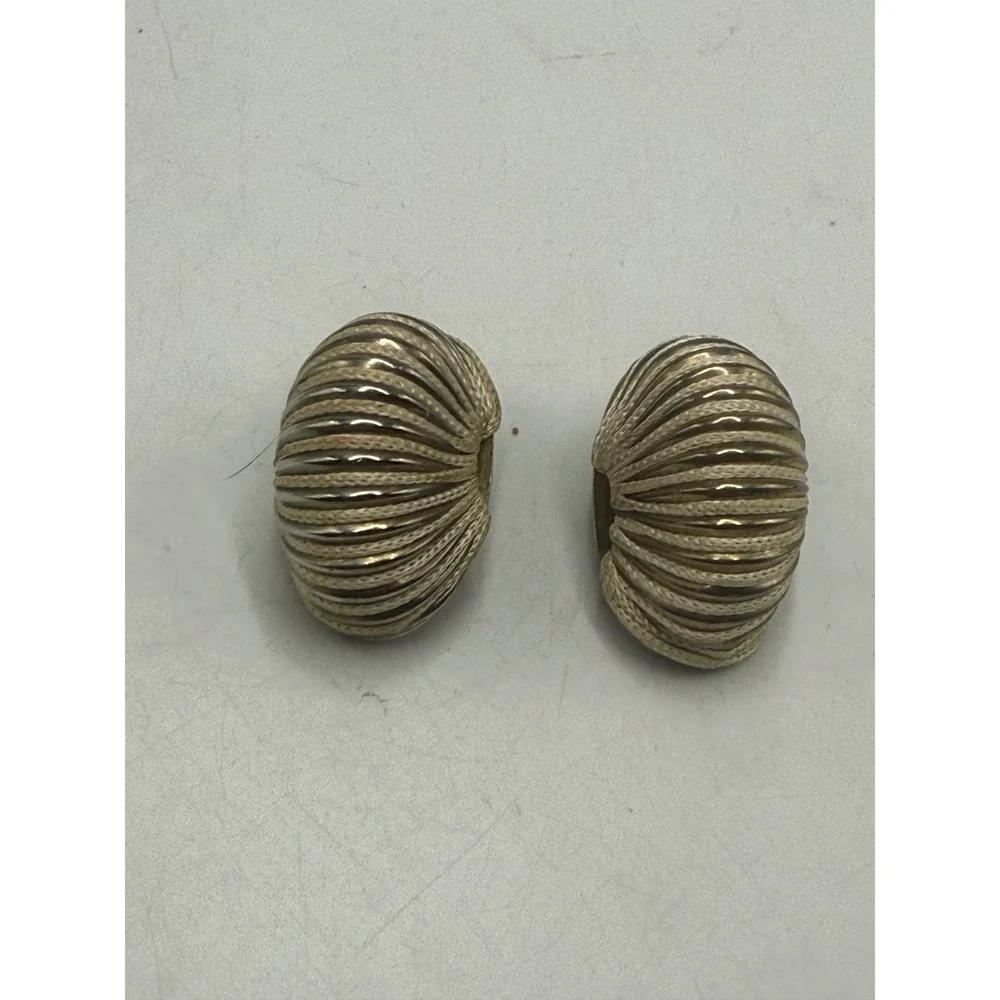 Vintage Ribbed Dome Clip On Earrings Silver Tone Cream Cord Textured Statement